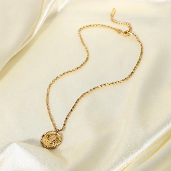 Mia Angel Wings Necklace - Picture 4 of 8